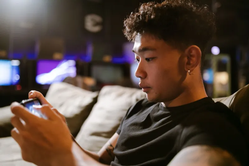 Pocket Power: Why Aussie Gamers Are Choosing Screens They Can Carry